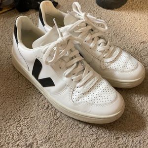 Veja V-10 extra white+black 39